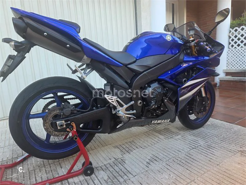 Yamaha YZF-R1 - Vista 8