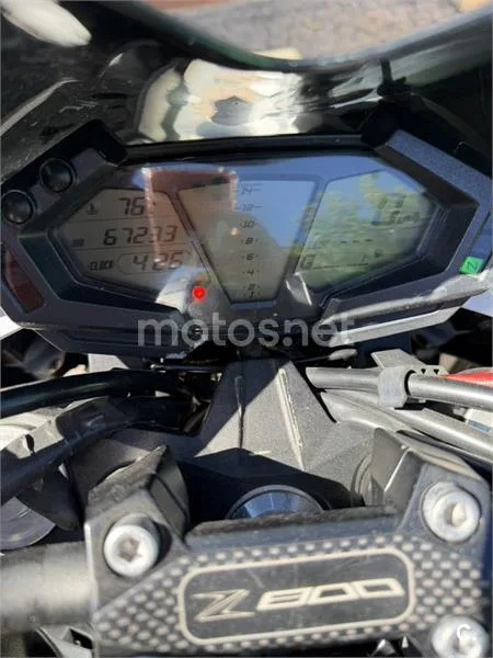 Kawasaki Z800 - Vista 3