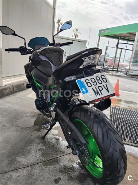 Kawasaki Z900 - Vista 3