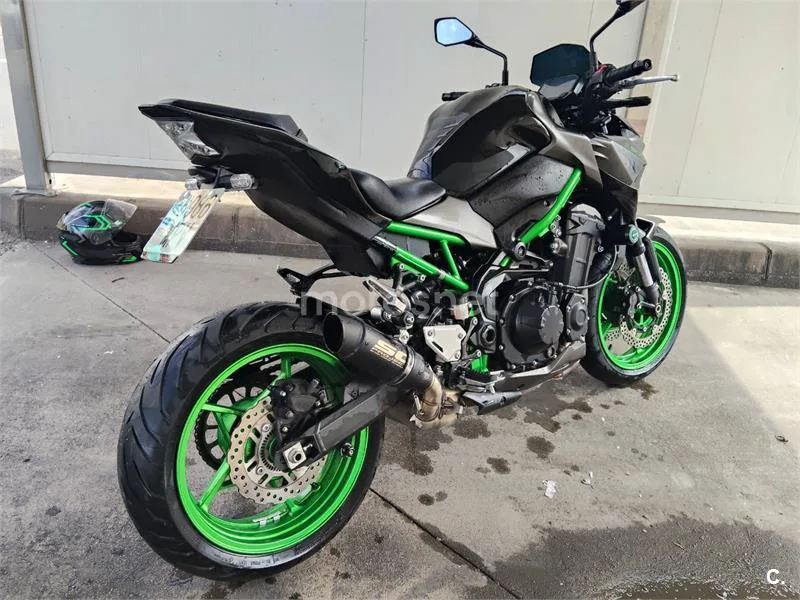 Kawasaki Z900 - Vista 4