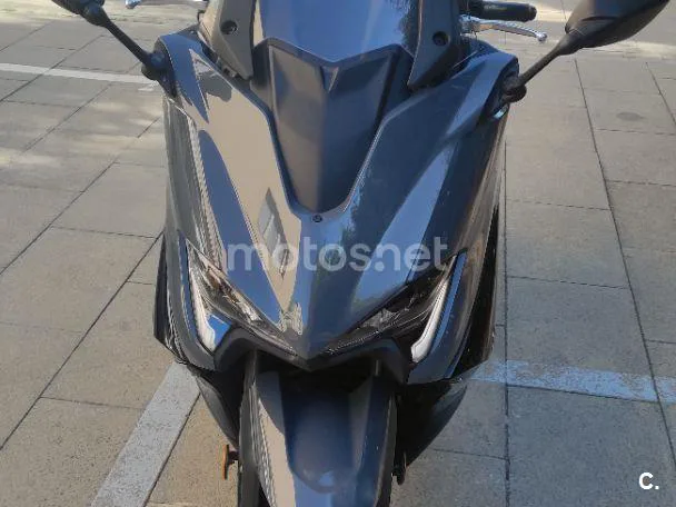 Yamaha TMAX - Vista 5