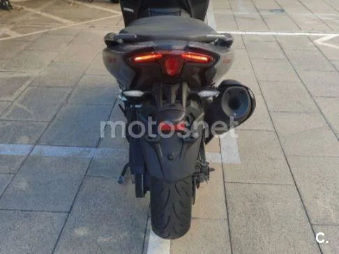 Yamaha TMAX - Vista 6
