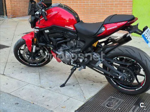 Ducati Monster - Vista 3