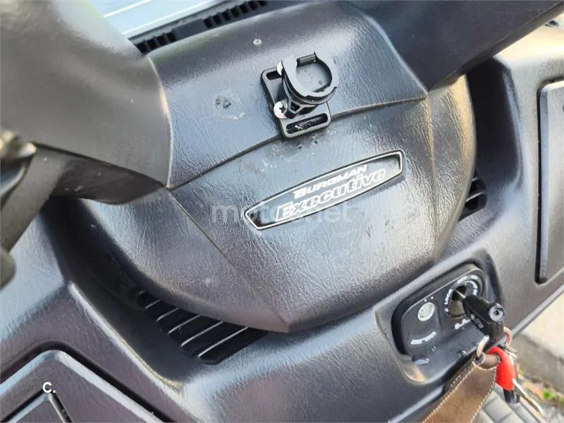 Suzuki Burgman 650 Executive - Vista 4