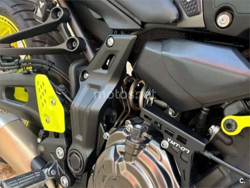 Yamaha MT-07 - Vista 6