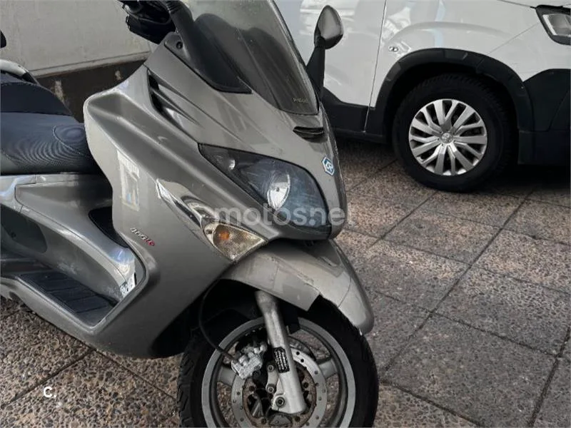 Piaggio XEvo 400 - Vista 3