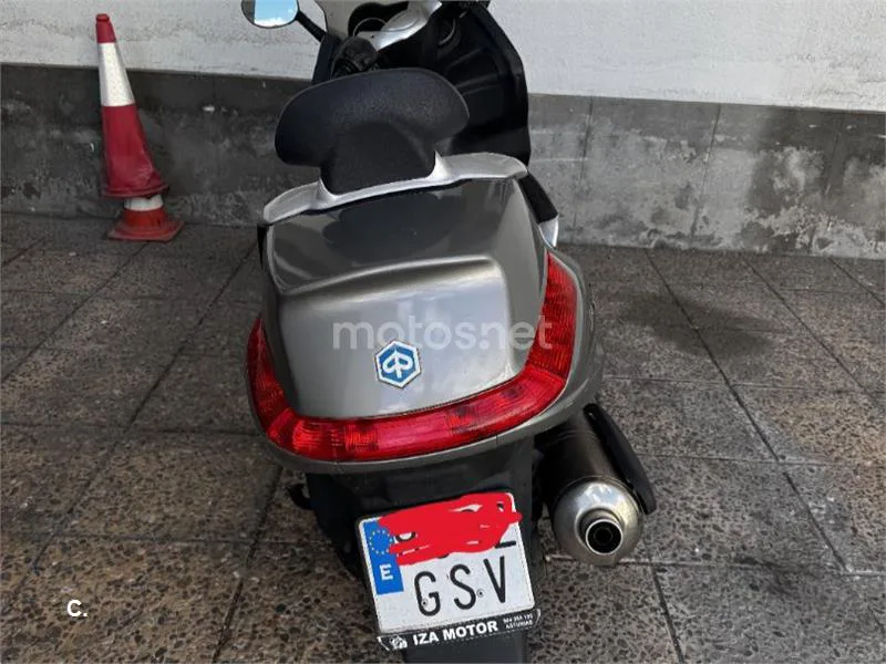 Piaggio XEvo 400 - Vista 5