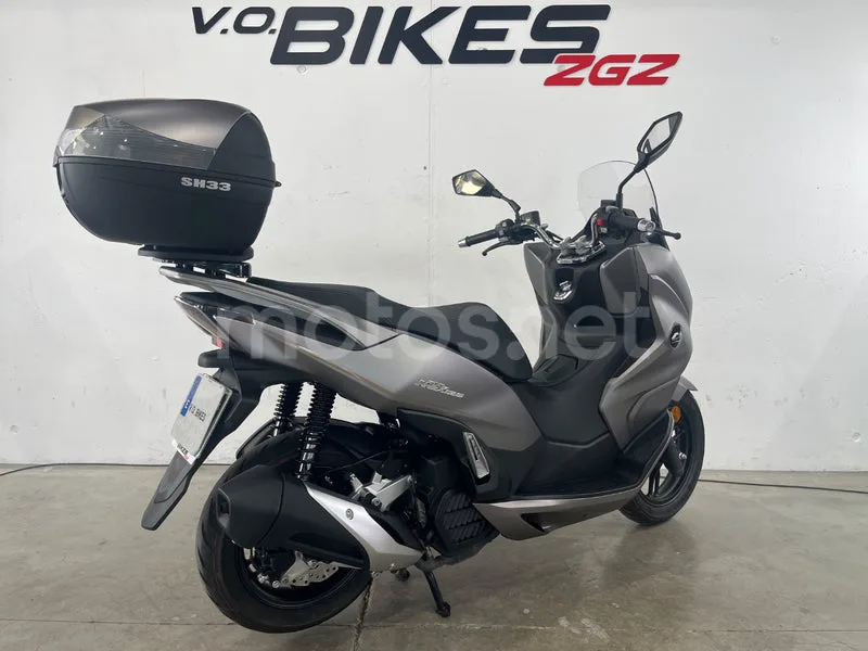 QJ Motor ATR 125 - Vista 8