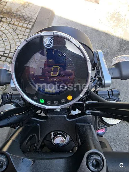Yamaha XSR125 - Vista 6
