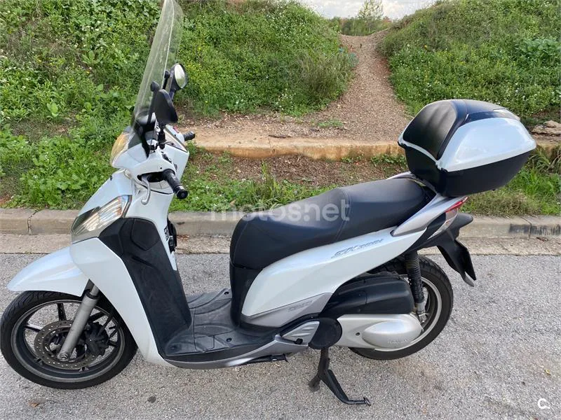 Honda SH300i - Vista 4
