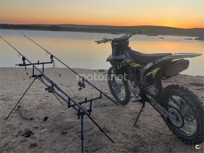Kawasaki KX250 - Vista 4