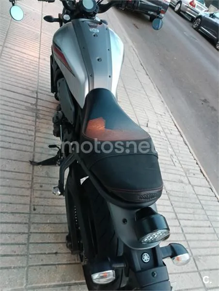 Yamaha XSR700 - Vista 4