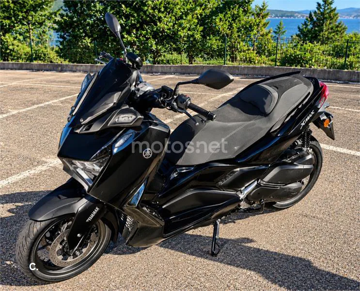 Yamaha XMAX 300 - Vista 4