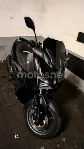 Yamaha XMAX 300 - Vista 10