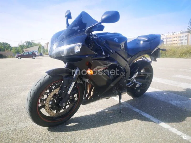 Yamaha YZF-R1 - Vista 4