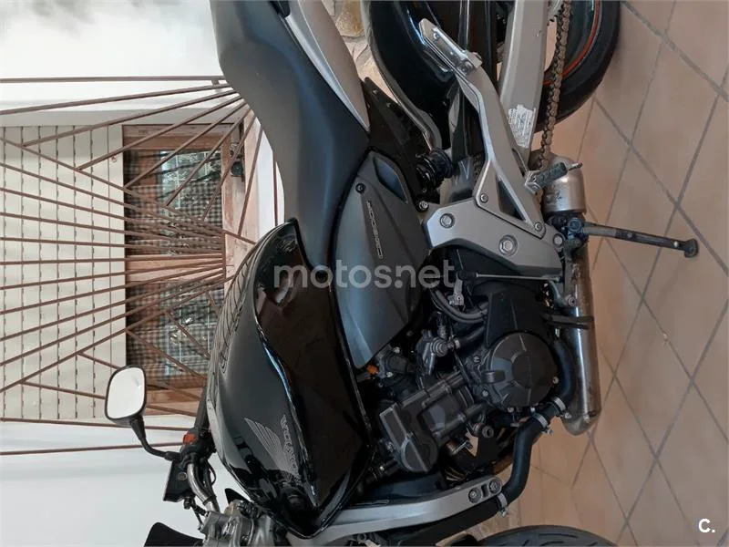 Honda CB600F Hornet - Vista 3