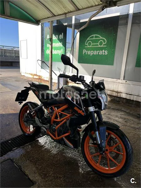 KTM 390 Duke - Vista 4