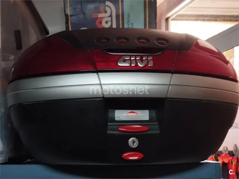 Suzuki GSR600 - Vista 4