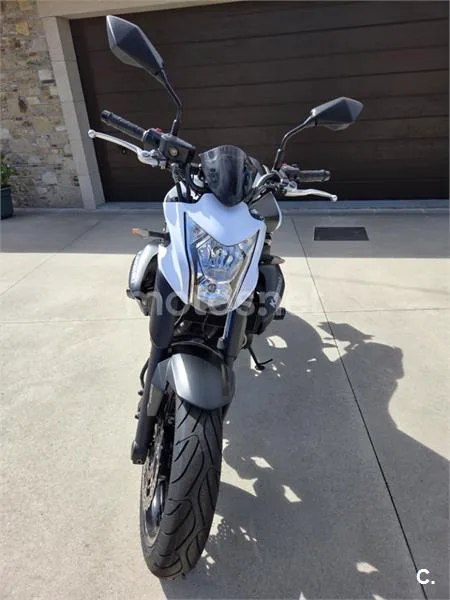 Kawasaki ER-6n - Vista 4