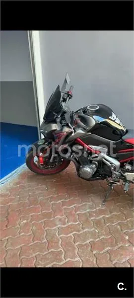 Kawasaki Z900 - Vista 3