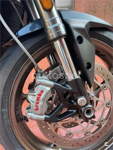 Triumph Street Triple 765 - Vista 3