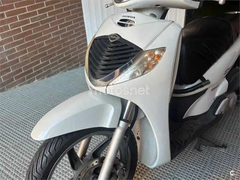 Honda SH125i - Vista 3