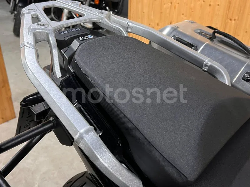 Honda CRF1100L Africa Twin - Vista 19