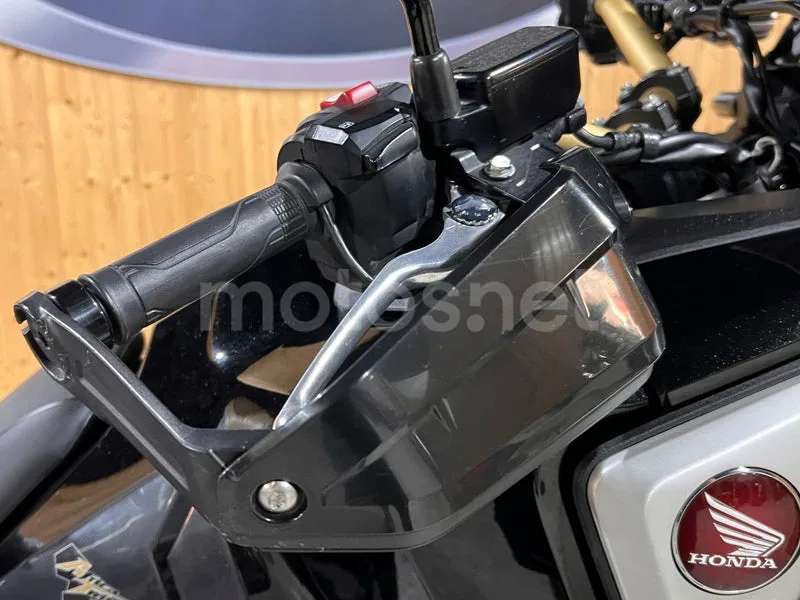 Honda CRF1100L Africa Twin - Vista 21