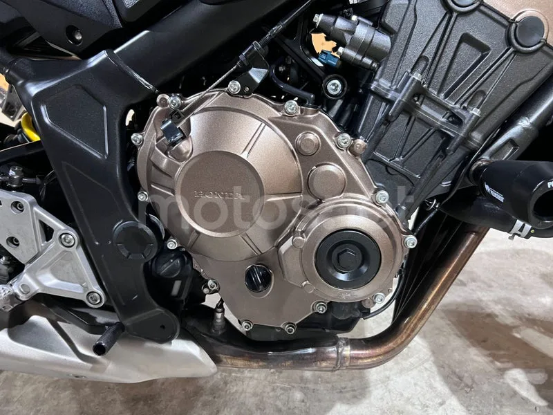 Honda CB650R - Vista 29