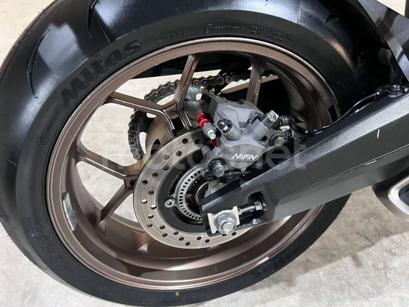 Honda CB650R - Vista 38