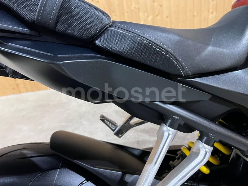 Honda CB650R - Vista 39