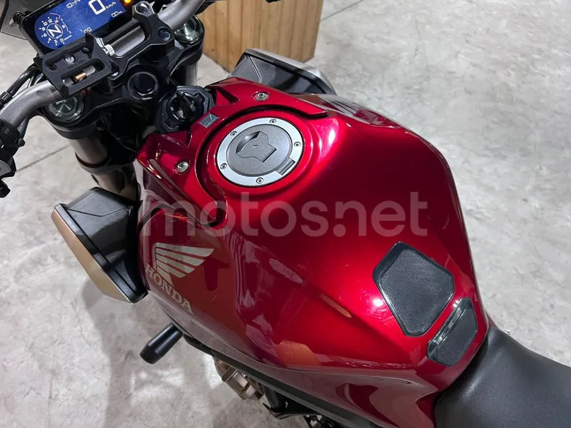Honda CB650R - Vista 70