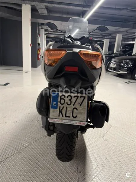 Yamaha XMAX 300 - Vista 4
