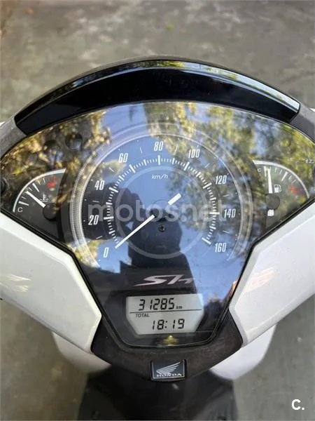 Honda SH125i - Vista 4