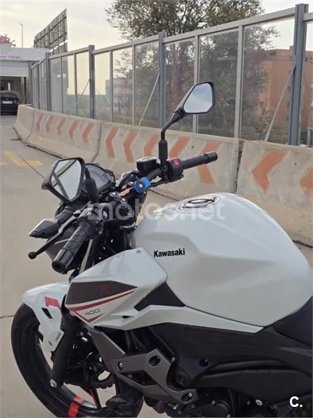 Kawasaki Z400 - Vista 7