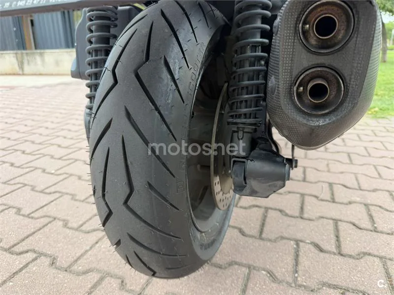 Yamaha XMAX 400 - Vista 3