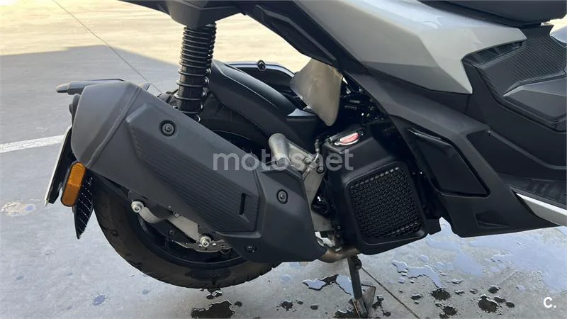 Aprilia SR GT 125 - Vista 6