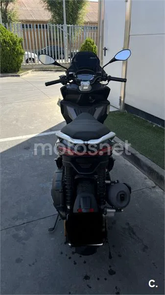 Aprilia SR GT 125 - Vista 7