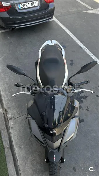 Aprilia SR GT 125 - Vista 9