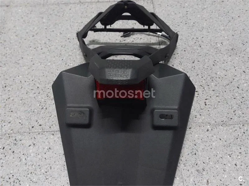 Kymco AK 550 - Vista 15