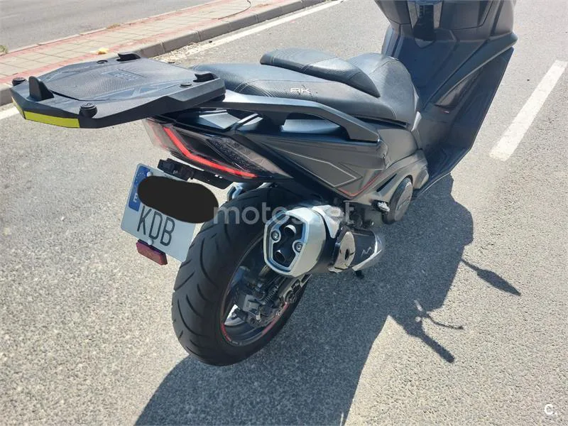 Kymco AK 550 - Vista 7