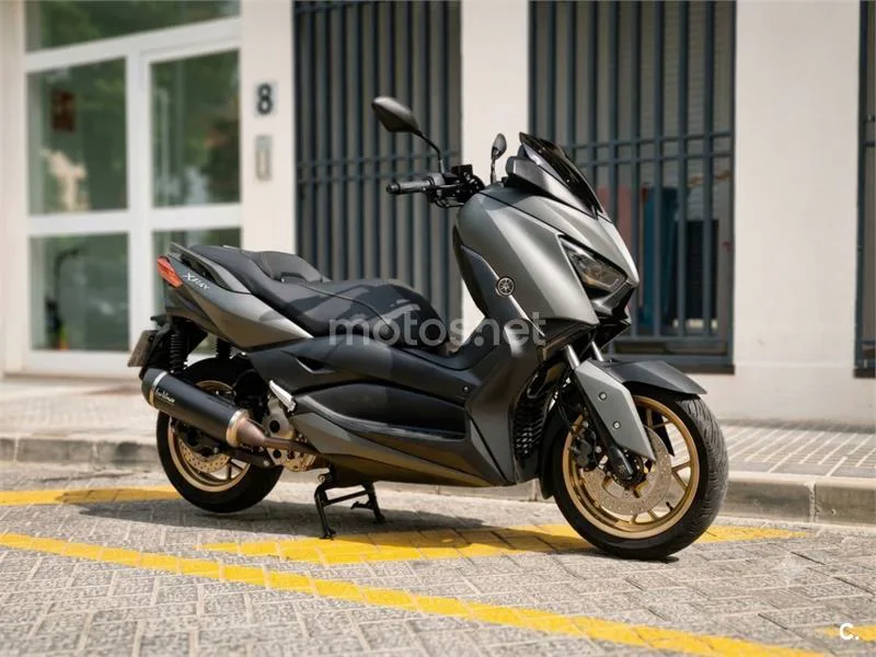 Yamaha XMAX 300 - Vista 4