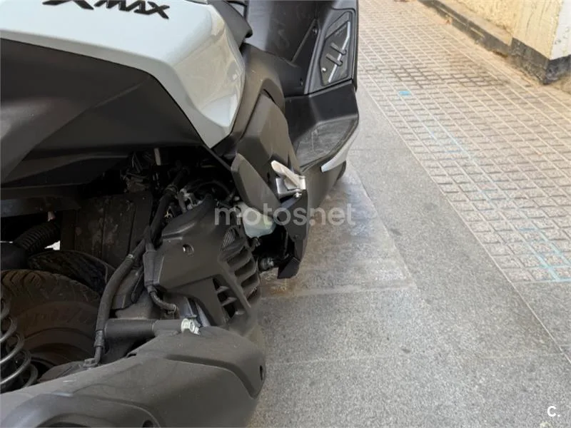 Yamaha XMAX 125 - Vista 4