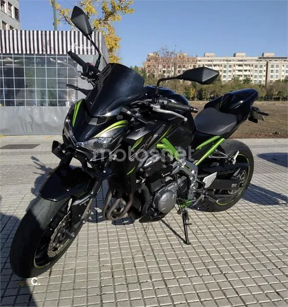 Kawasaki Z900 - Vista 4