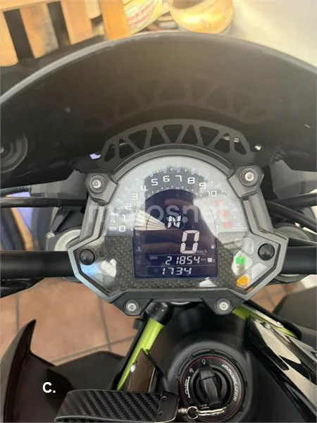 Kawasaki Z900 - Vista 5