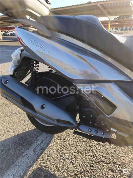 Kymco Grand Dink 300 - Vista 5