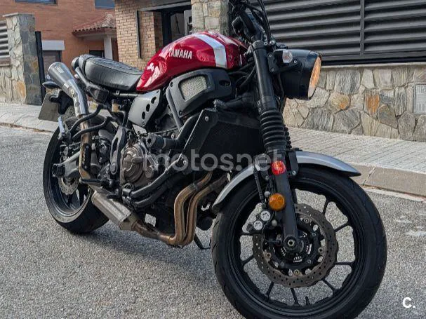 Yamaha XSR700 - Vista 6