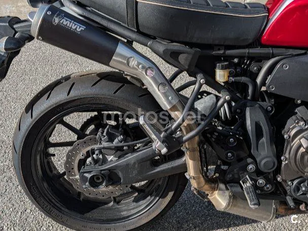 Yamaha XSR700 - Vista 8