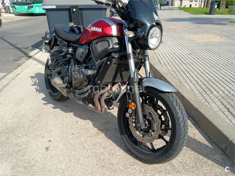 Yamaha XSR700 - Vista 5