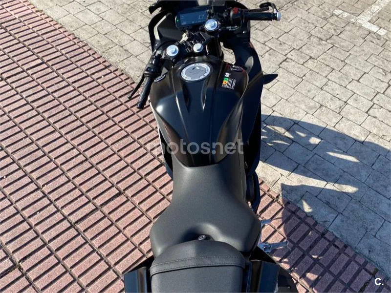 Yamaha YZF-R125 - Vista 8